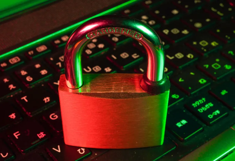 padlock-on-keyboard